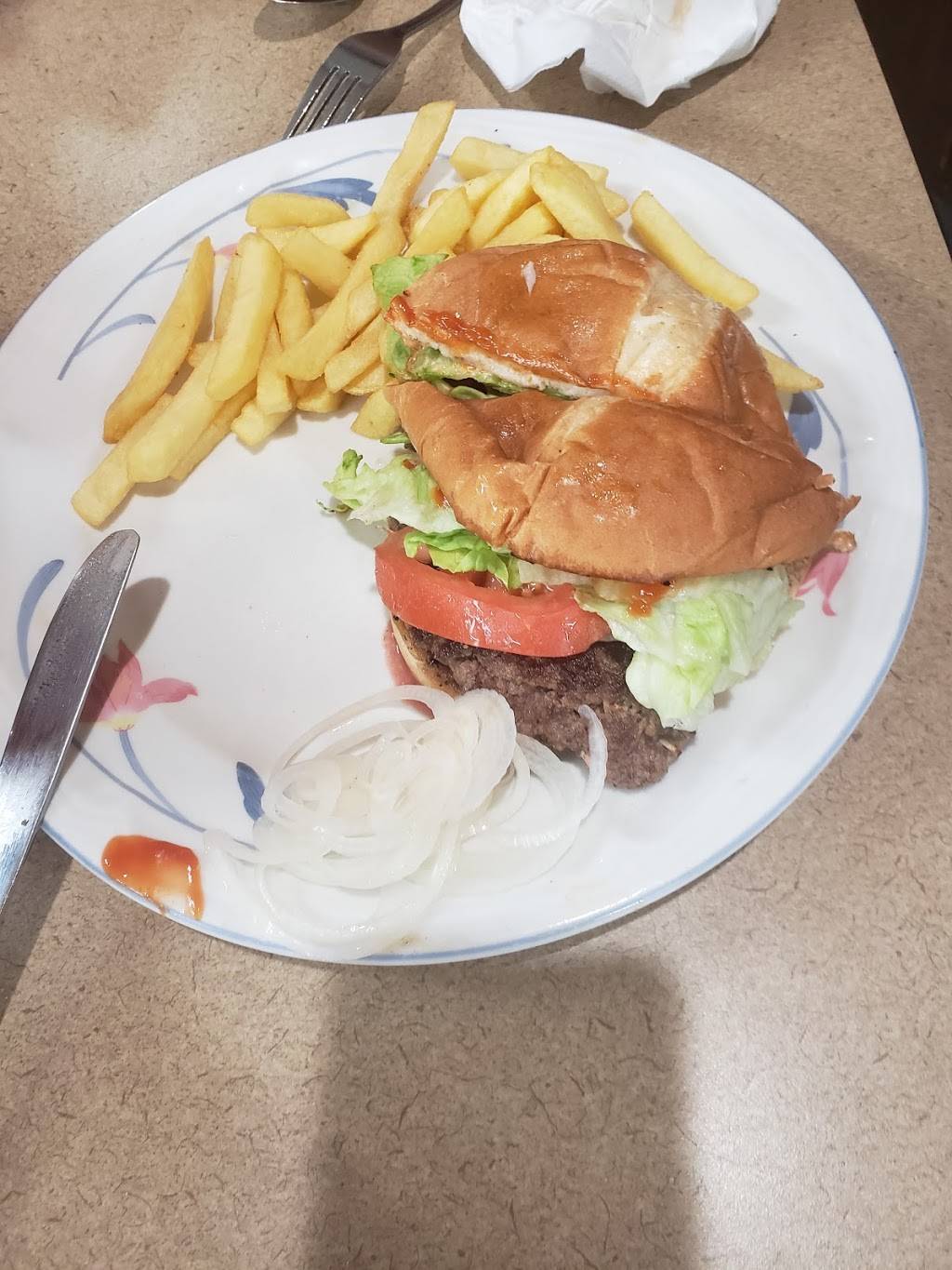 Tabbys Restaurant | restaurant | 10863 FL-40, Silver Springs, FL 34488, USA | 3526250213 OR +1 352-625-0213