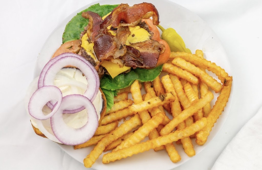 Lil Emil’s Italy | restaurant | 1982 W Grand River Rd, Okemos, MI 48864, USA | 5175990365 OR +1 517-599-0365