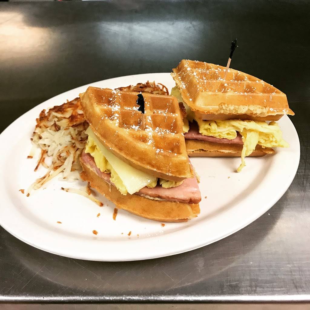 Eastside Diner | restaurant | 7246 55th Ave E, Bradenton, FL 34203, USA | 9419001040 OR +1 941-900-1040