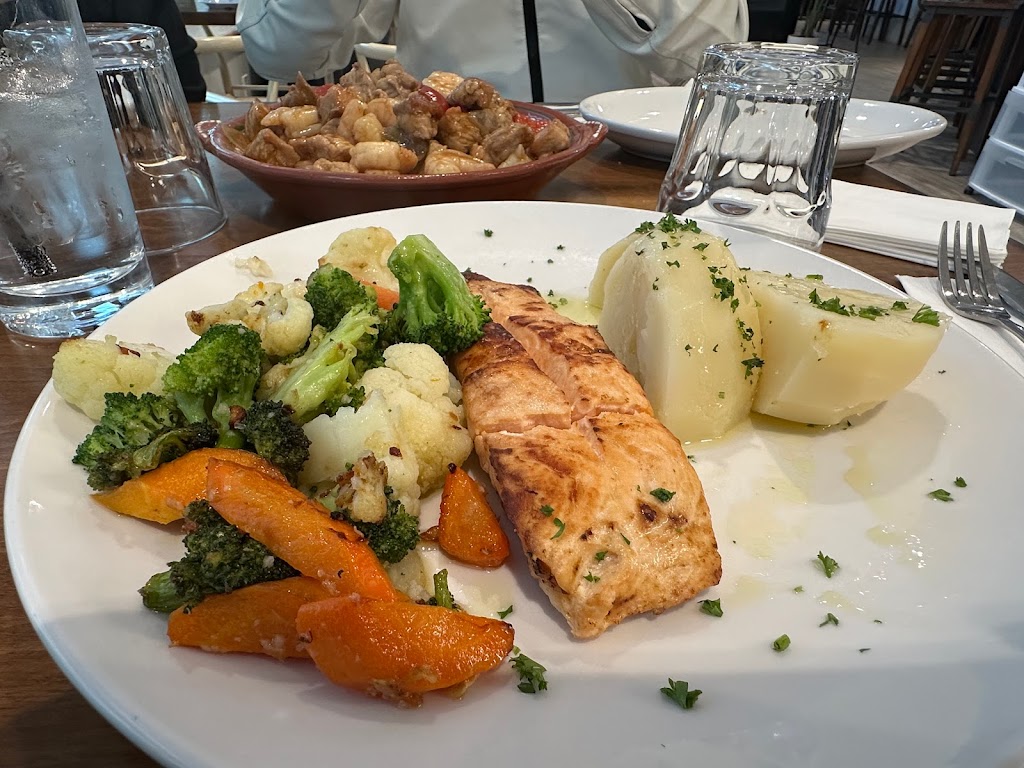 Mesa Moreira | restaurant | 58 W Market St, York, PA 17401, USA | 7176501499 OR +1 717-650-1499