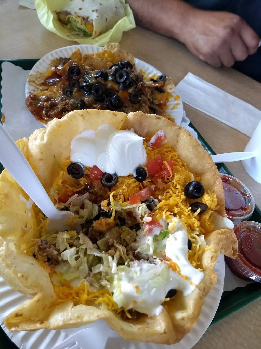 B Ts Buns & Torts | restaurant | 1530 S Mooney Blvd, Visalia, CA 93277, USA | 5596369066 OR +1 559-636-9066