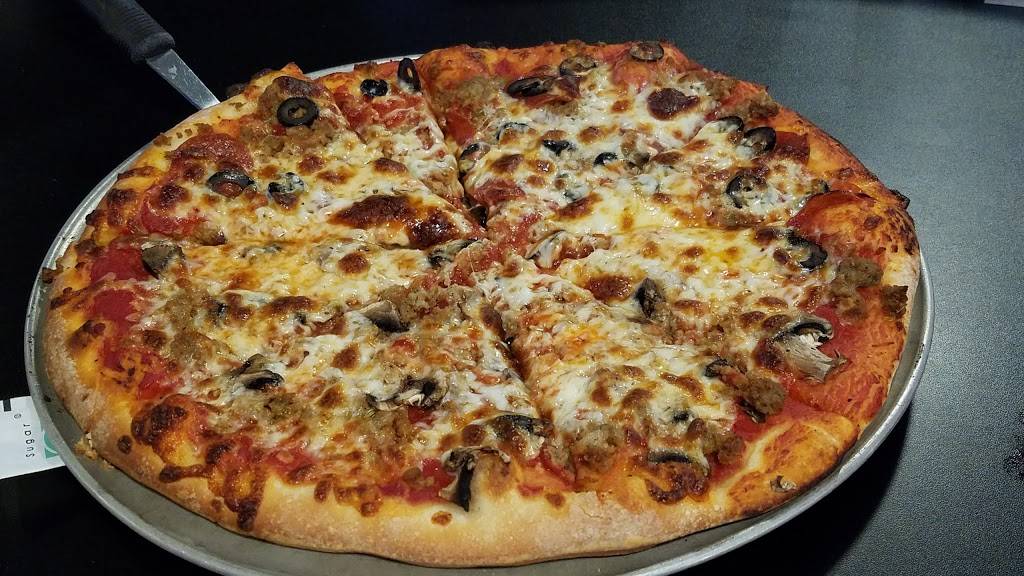 Spikes Sports Grille | restaurant | 4568 Peavine Rd, Crossville, TN 38571, USA | 9312022989 OR +1 931-202-2989