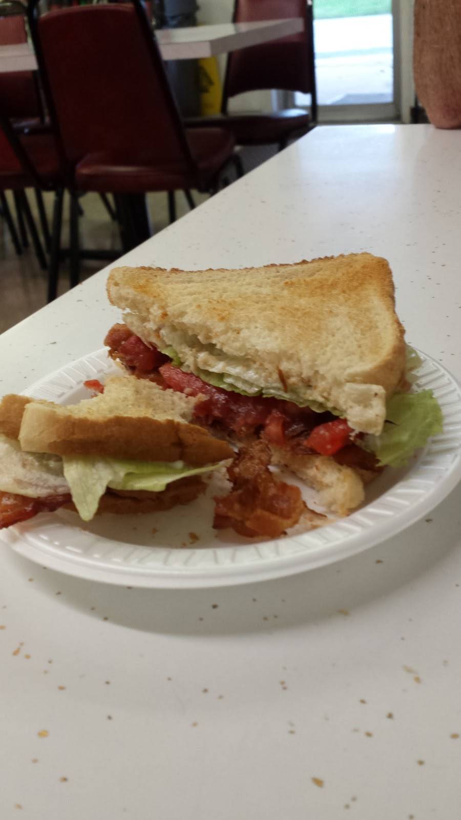 Mackss Icecream By Wendy | restaurant | 811 Delta Rd, Red Lion, PA 17356, USA | 7172443370 OR +1 717-244-3370