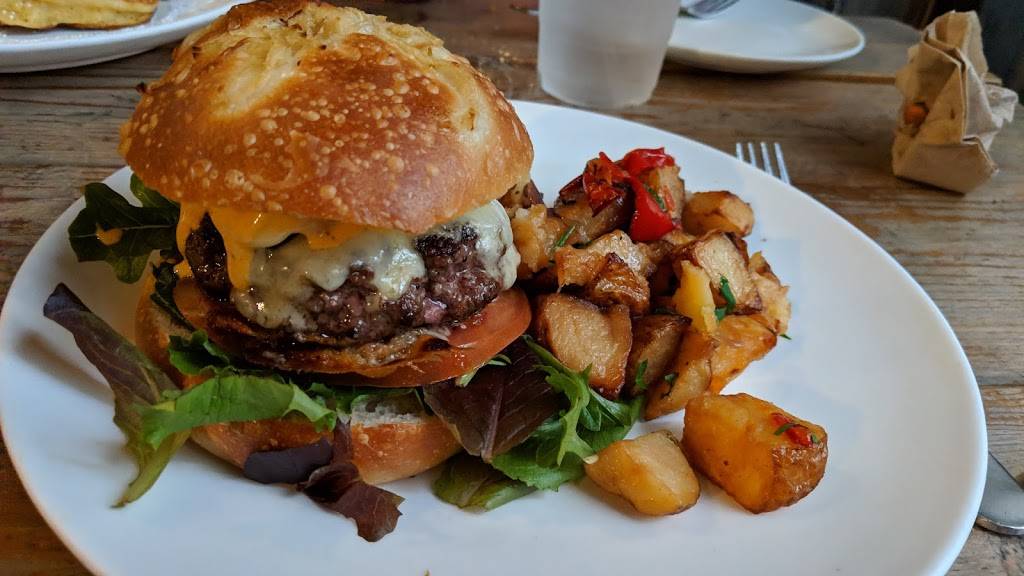 LIC Market | restaurant | 21-52 44th Dr, Long Island City, NY 11101, USA | 7183610013 OR +1 718-361-0013