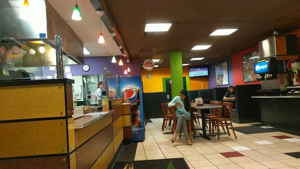 Dhillons Pizza | restaurant | 706 W Onstott Frontage Rd, Yuba City, CA 95991, USA | 5307773018 OR +1 530-777-3018