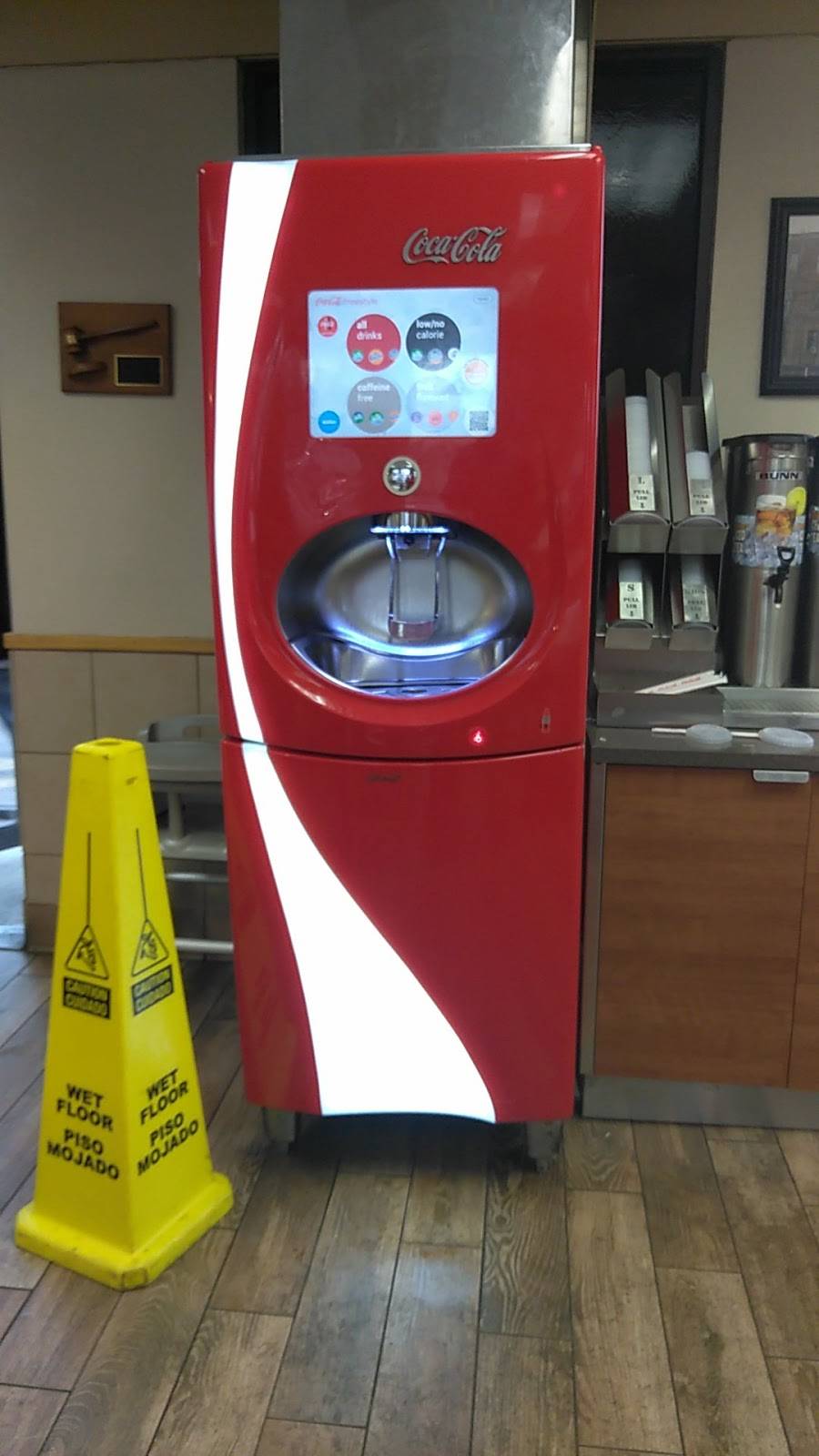 Wendys | restaurant | 1201 W Broadway, Louisville, KY 40203, USA | 5025811508 OR +1 502-581-1508