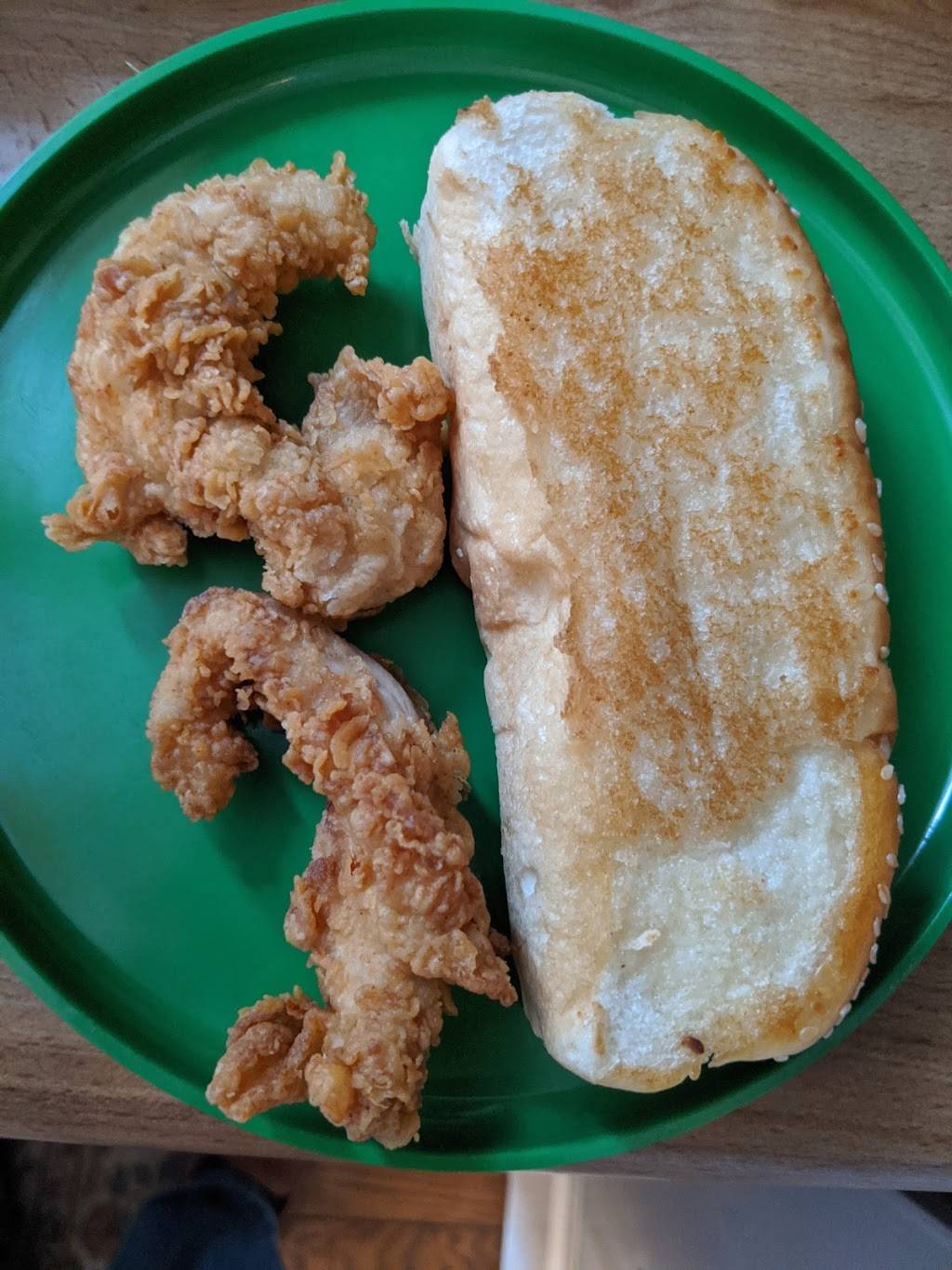 Raising Canes Chicken Fingers | meal takeaway | 7920 Beechmont Ave, Cincinnati, OH 45255, USA | 5139644046 OR +1 513-964-4046