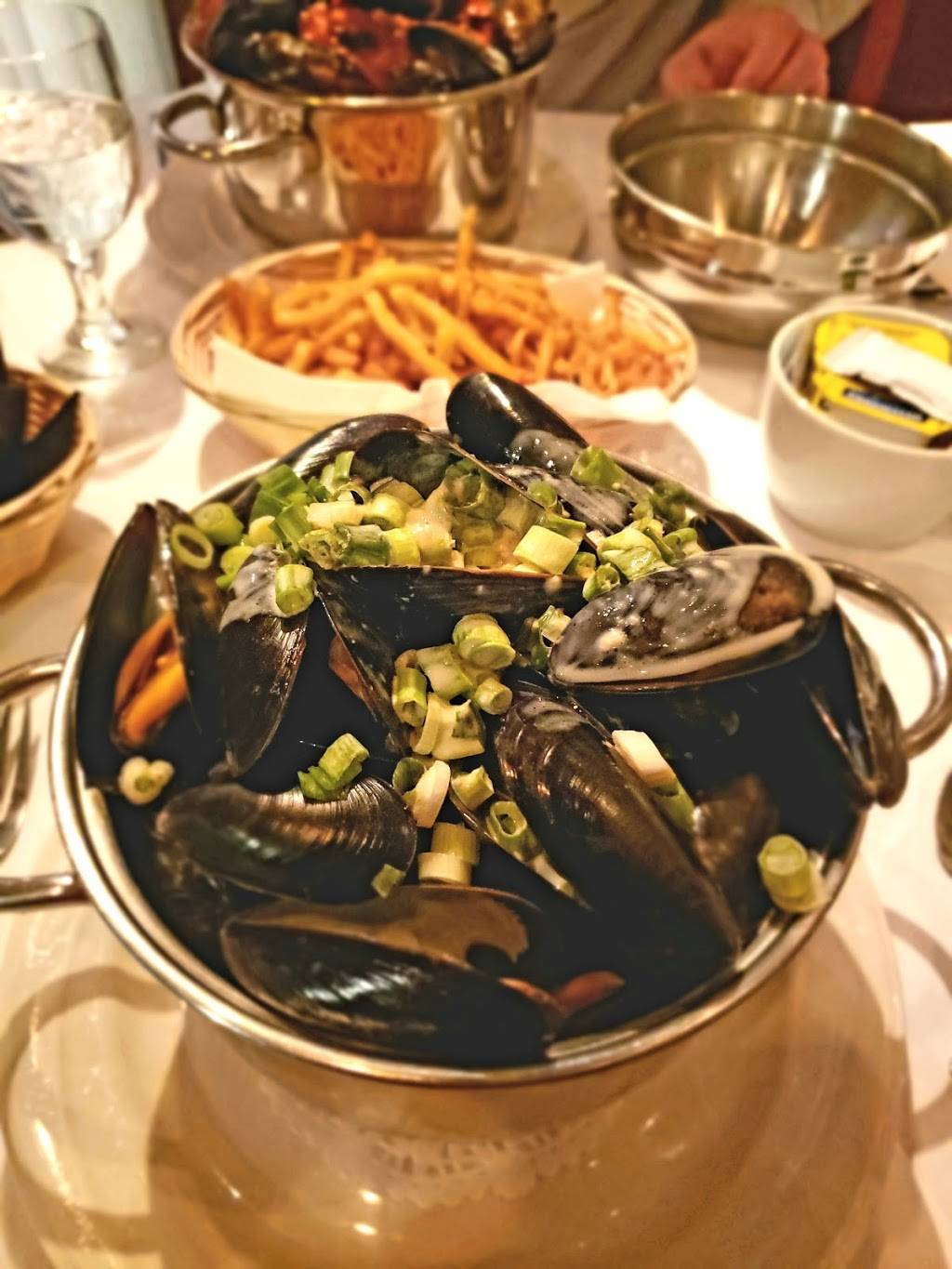 Sorrento | restaurant | 350 Rue Sicard, Sainte-Thérèse, QC J7E 3X4, Canada | 4509797705 OR +1 450-979-7705