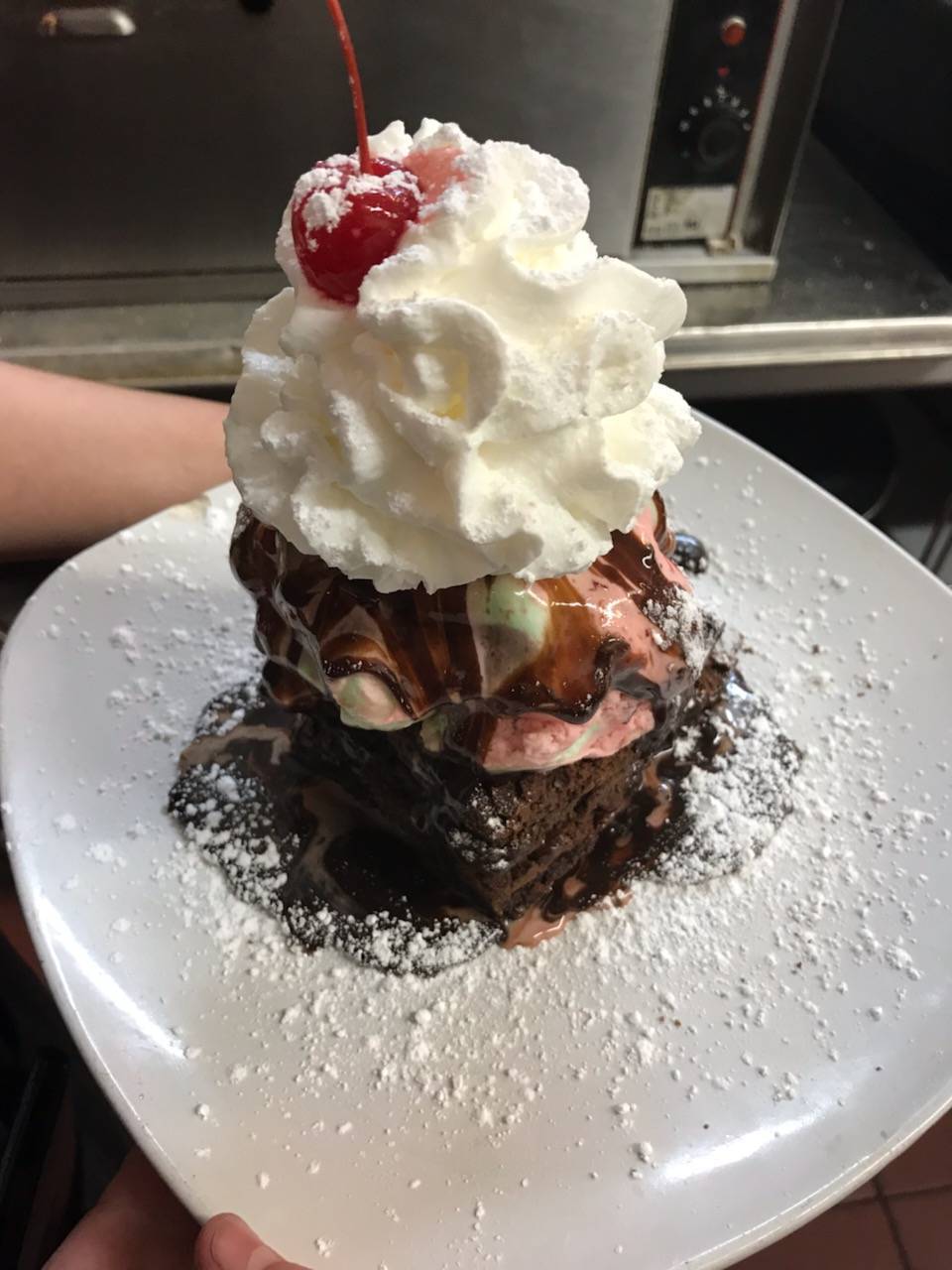 Mama Mia Livonia | restaurant | 27770 Plymouth Rd, Livonia, MI 48150, USA | 7344271000 OR +1 734-427-1000