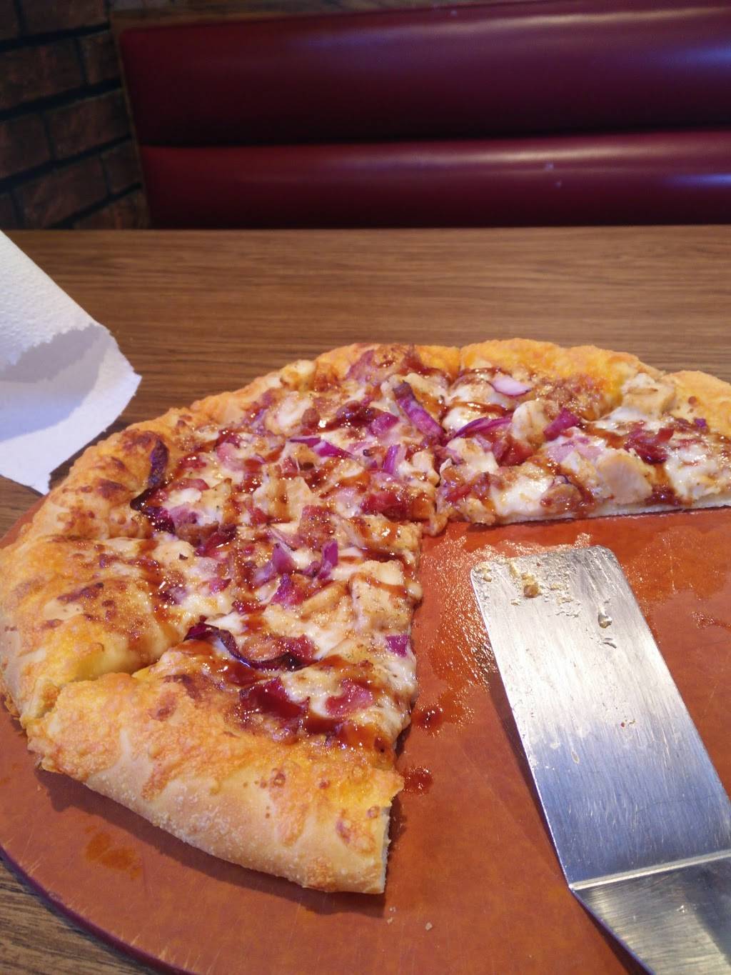 Pizza Hut | restaurant | 3460 Robinhood Rd, Winston-Salem, NC 27106, USA | 3367656019 OR +1 336-765-6019