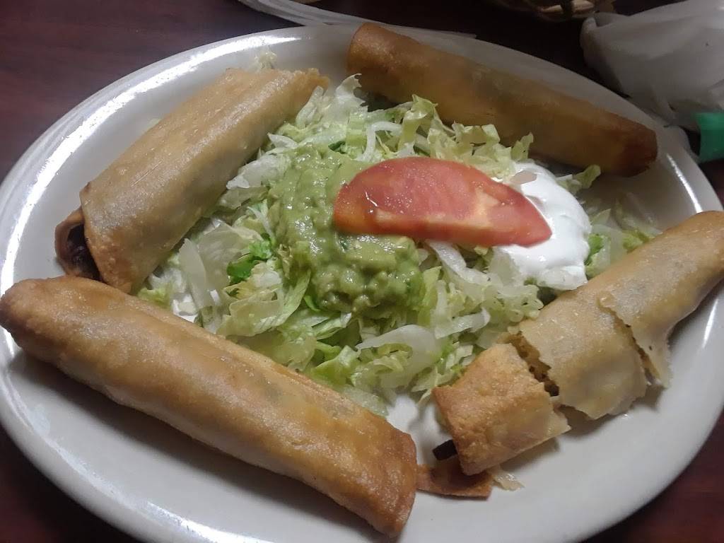 La Carreta | restaurant | 5790 MacCorkle Ave SE, Charleston, WV 25304, USA | 3049254590 OR +1 304-925-4590