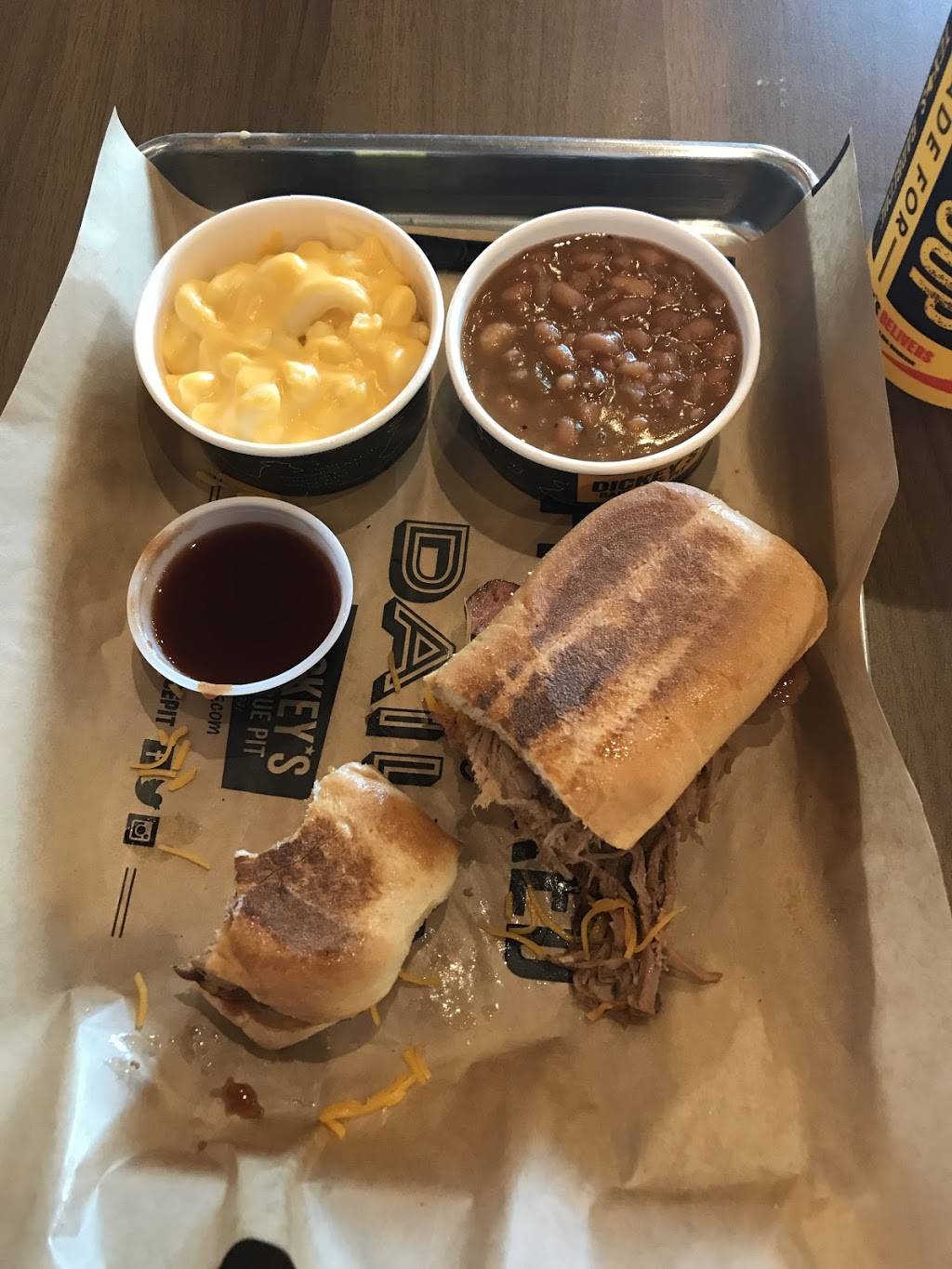 Dickeys Barbecue Pit | restaurant | 1418 North Rochester Road, Rochester Hills, MI 48307, USA | 2482666226 OR +1 248-266-6226