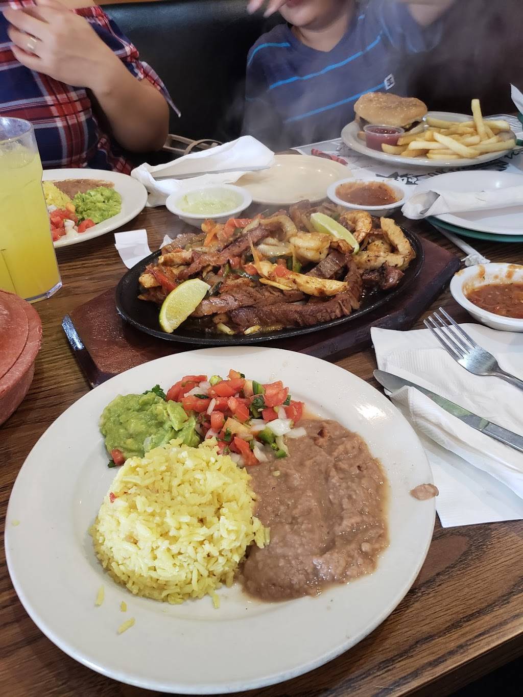 Cilantro’s Mexican Grill | restaurant | 10 Cypress Creek Pkwy, Houston, TX 77090, USA | 2815800082 OR +1 281-580-0082