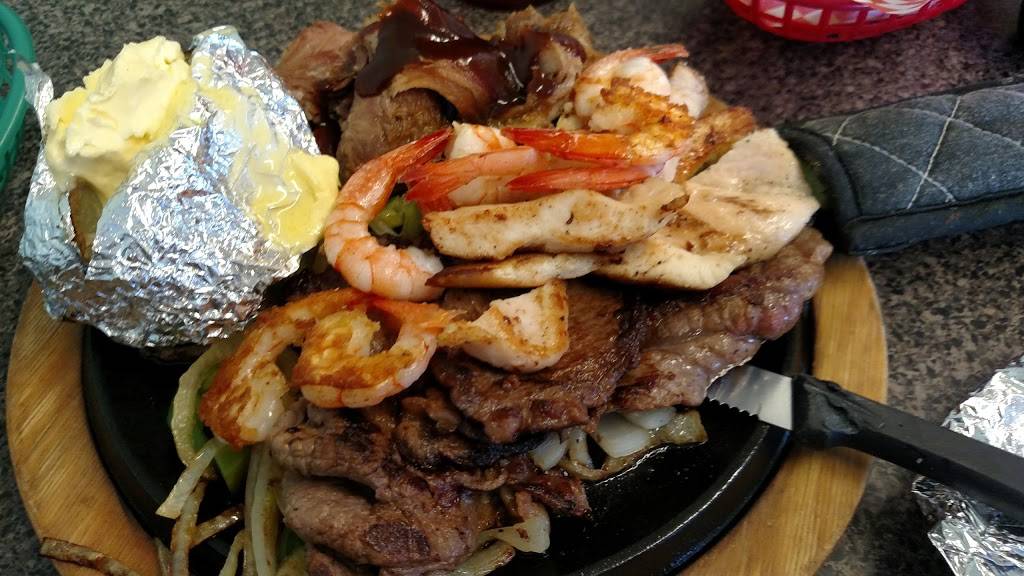 El Zarape | restaurant | 1065 Federal Blvd, Denver, CO 80204, USA | 3038930394 OR +1 303-893-0394