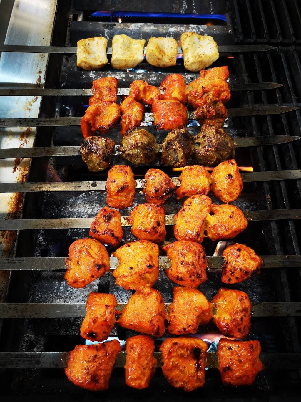 Kabob Hut | restaurant | 2780 Metro Plaza, Woodbridge, VA 22192, USA | 7039106337 OR +1 703-910-6337