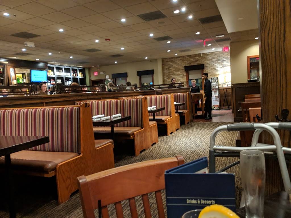 Carrabbas Italian Grill | restaurant | 100 N Pointe Blvd, Lancaster, PA 17601, USA | 7175606756 OR +1 717-560-6756