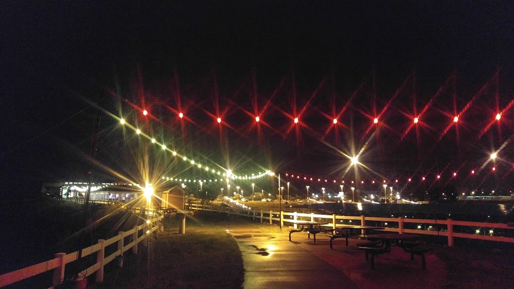 Jollys on the River | restaurant | 1100 Larsen Park Rd, Sioux City, IA 51103, USA | 7122242626 OR +1 712-224-2626