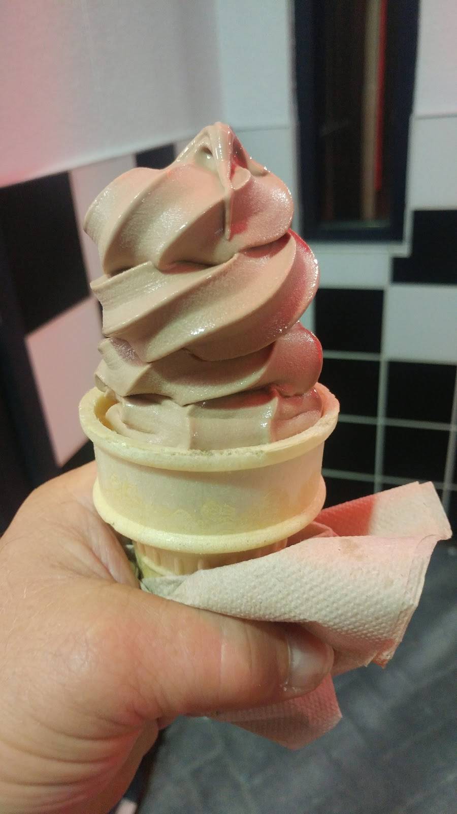 Checkers | restaurant | 2310 W Kimberly Rd, Davenport, IA 52806, USA | 5633886082 OR +1 563-388-6082