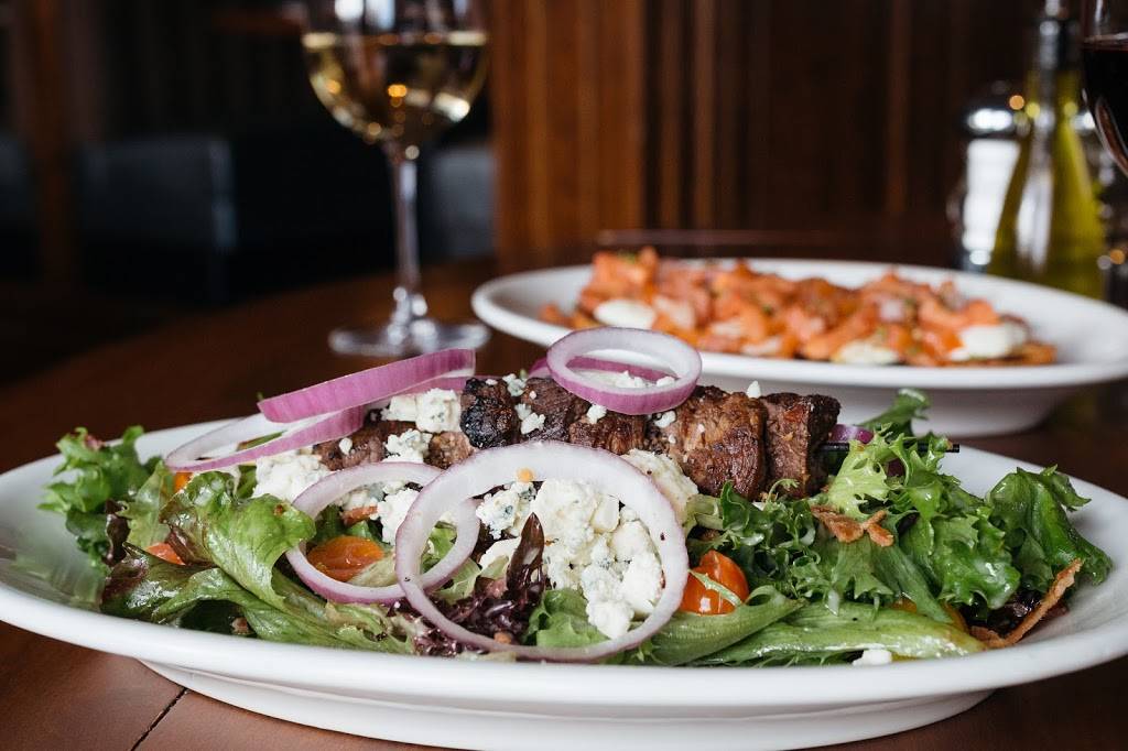 Johnnys Italian Steakhouse | restaurant | 101 Holiday St, East Peoria, IL 61611, USA | 3096923887 OR +1 309-692-3887