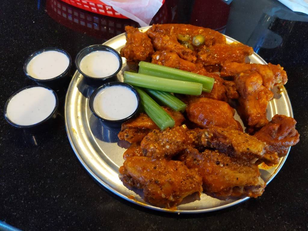 Pluckers | restaurant | 15651 I-10 W, San Antonio, TX 78249, USA | 2106009464 OR +1 210-600-9464