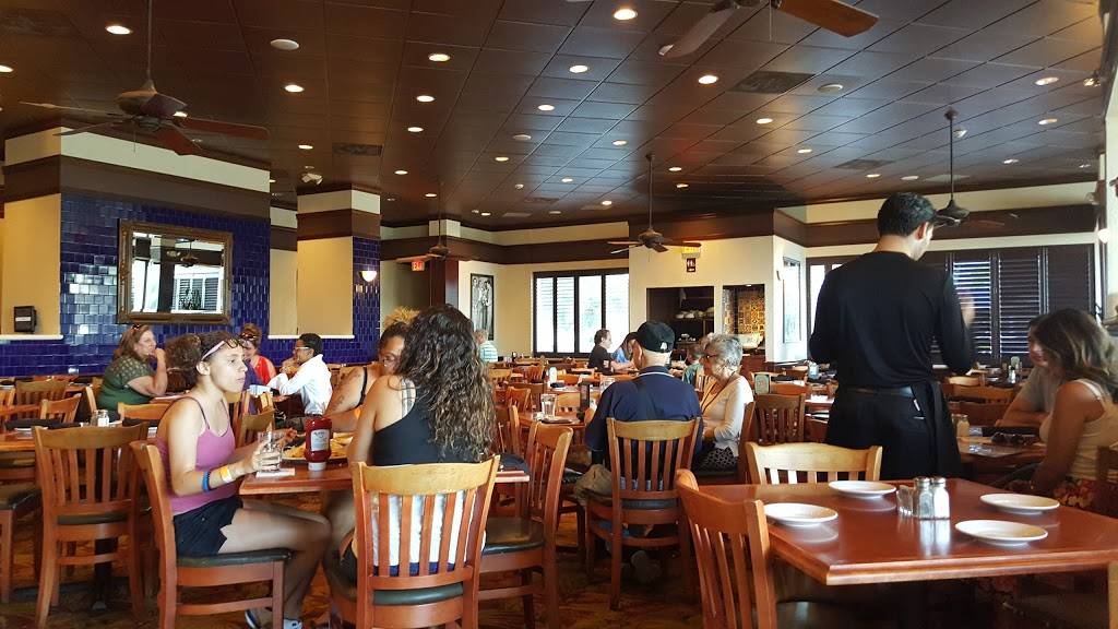 Padrinos Cuban, Hallandale Beach | restaurant | 2500 E Hallandale Beach Blvd, Hallandale Beach, FL 33009, USA | 9544564550 OR +1 954-456-4550