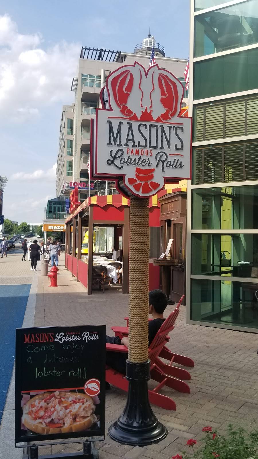Masons Famous Lobster Rolls | restaurant | 156 National Plaza, Oxon Hill, MD 20745, USA | 3012987850 OR +1 301-298-7850