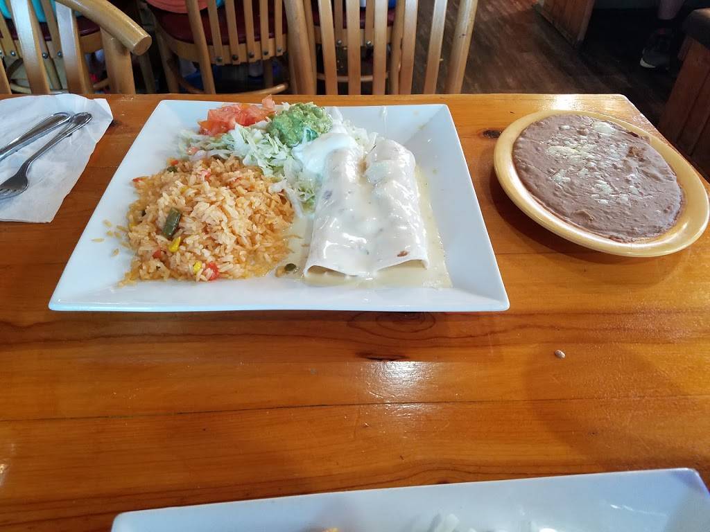 El Azteca Mexican Restaurant | restaurant | 111 N Main St, Haysville, KS 67060, USA | 3163515411 OR +1 316-351-5411