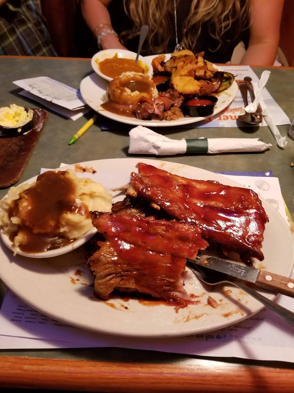 Finleys Grill & Smokehouse | restaurant | 5160 W Main St, Kalamazoo, MI 49009, USA | 2693424360 OR +1 269-342-4360