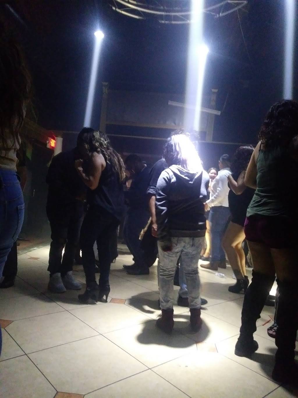 La Cabana Nightclub | night club | 1500 Monument Blvd B, Concord, CA 94520, USA | 9253839725 OR +1 925-383-9725