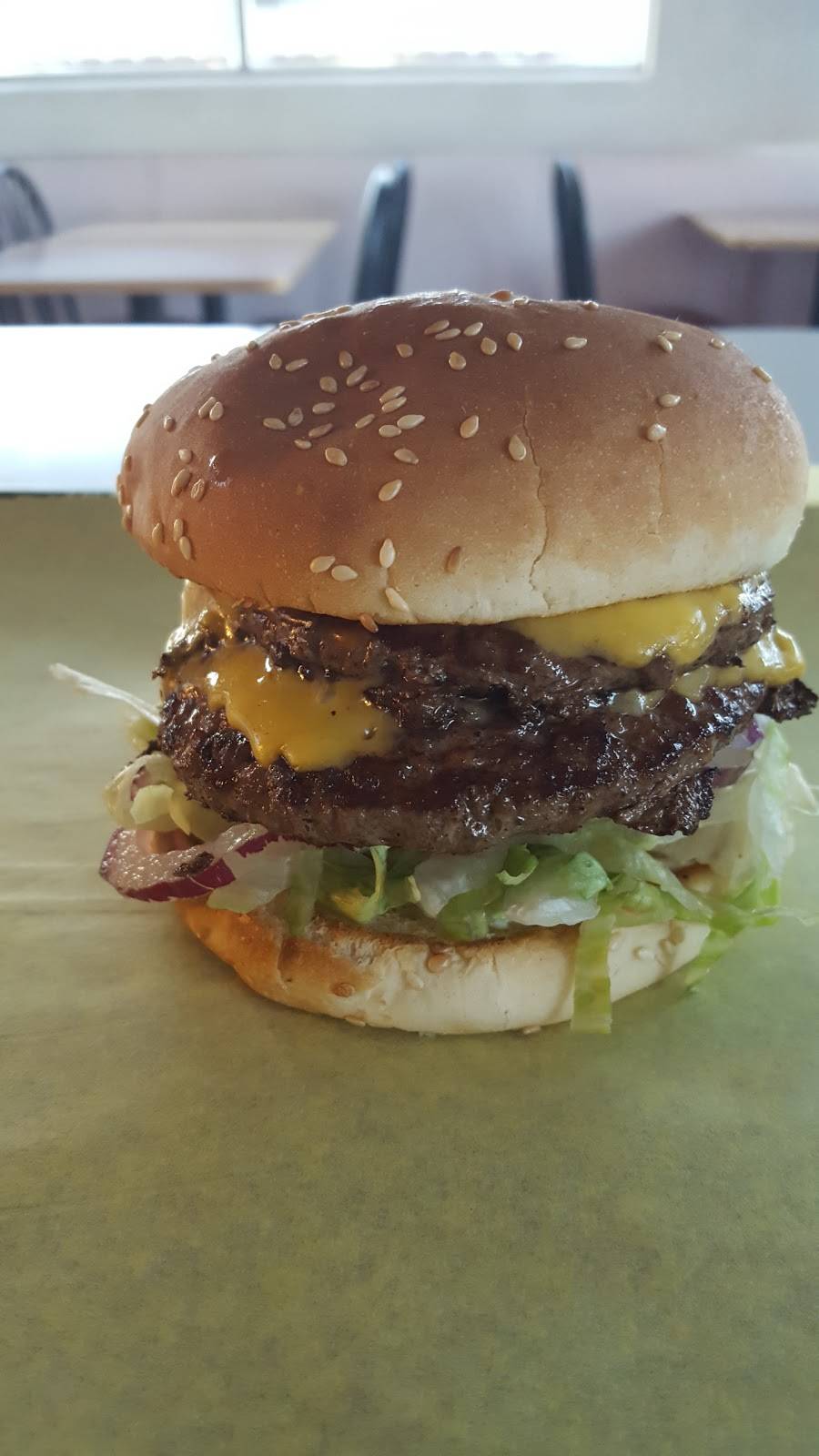 Sno-White Drive-In | meal takeaway | 4085 Clovis Ave, Fresno, CA 93727, USA | 5592916753 OR +1 559-291-6753