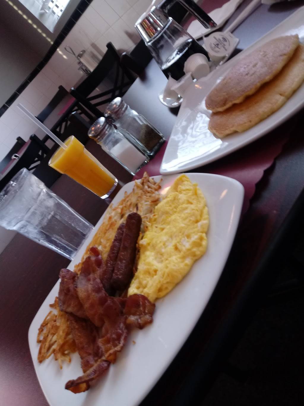 Silver Flash Restaurant | restaurant | 14547 Kedzie Ave, Posen, IL 60469, USA | 7085979292 OR +1 708-597-9292