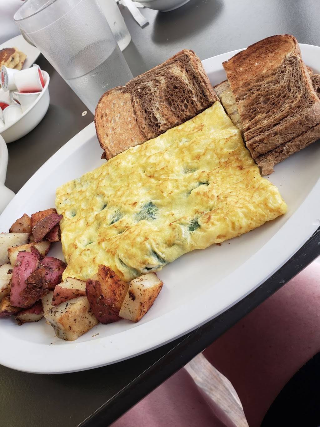 Salt & Pepper | restaurant | 268 Lincoln St, Worcester, MA 01605, USA | 5087551113 OR +1 508-755-1113