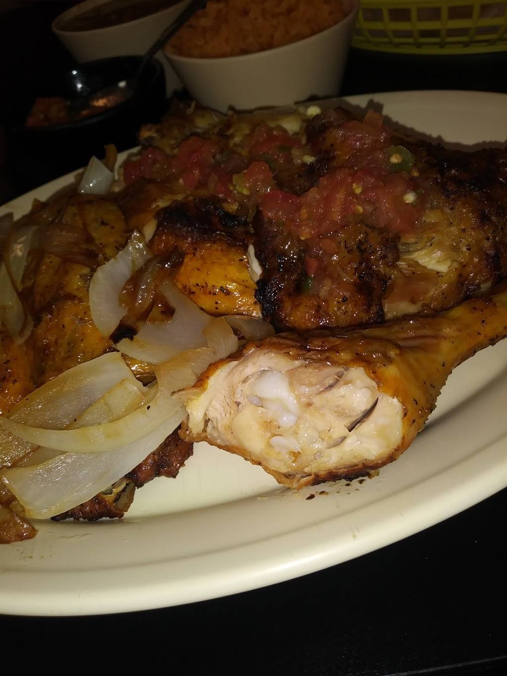 Pollo Cachuchon | restaurant | 1101 NW 28th St, Fort Worth, TX 76164, USA | 8177409944 OR +1 817-740-9944