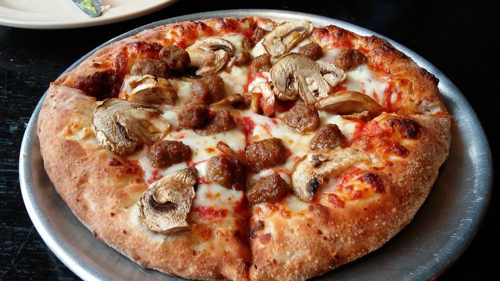 Pisanellos Pizza | restaurant | 203 N Main St, Bowling Green, OH 43402, USA | 4193525166 OR +1 419-352-5166