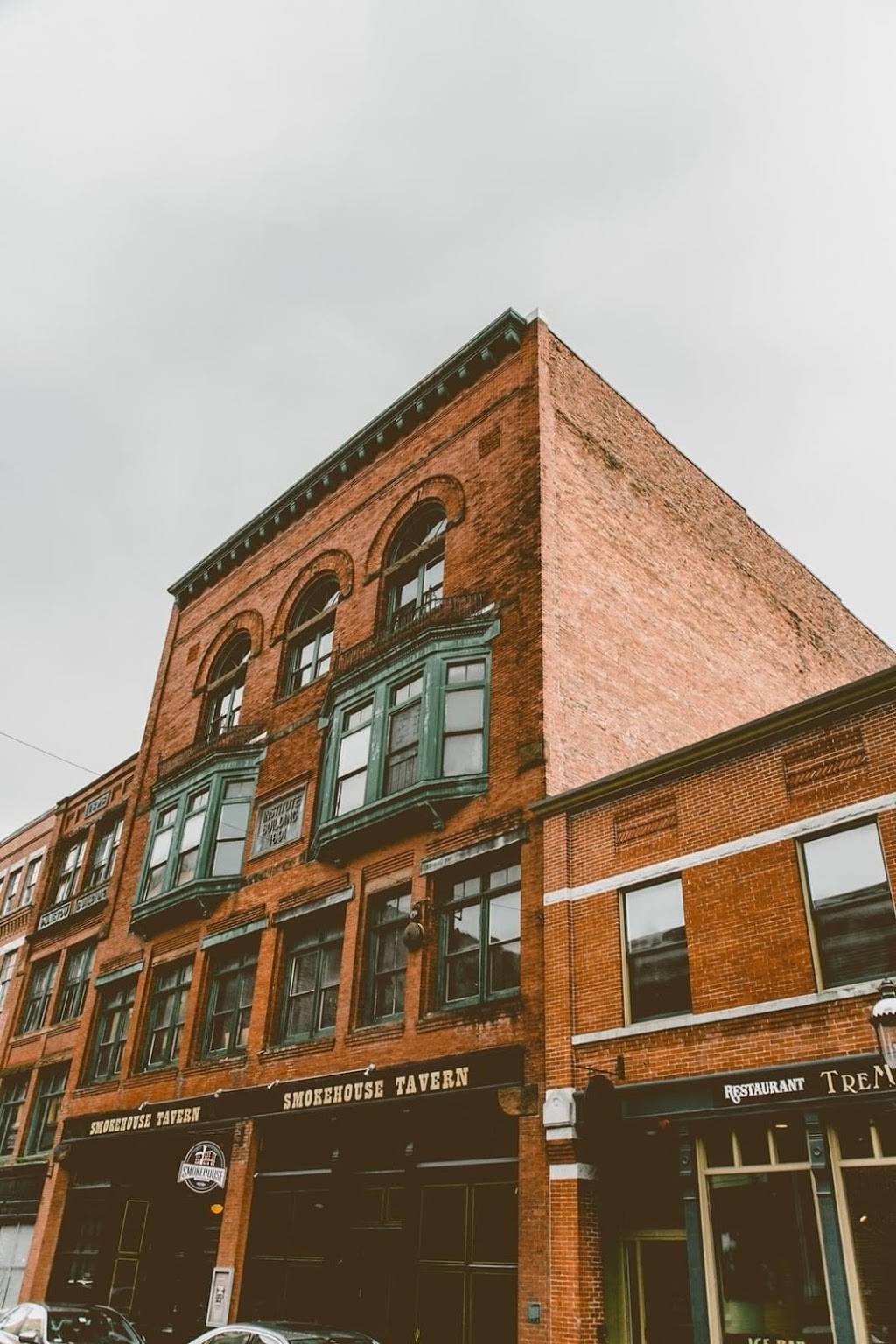 The Smokehouse Tavern | restaurant | 98 Middle St, Lowell, MA 01852, USA | 9784412278 OR +1 978-441-2278