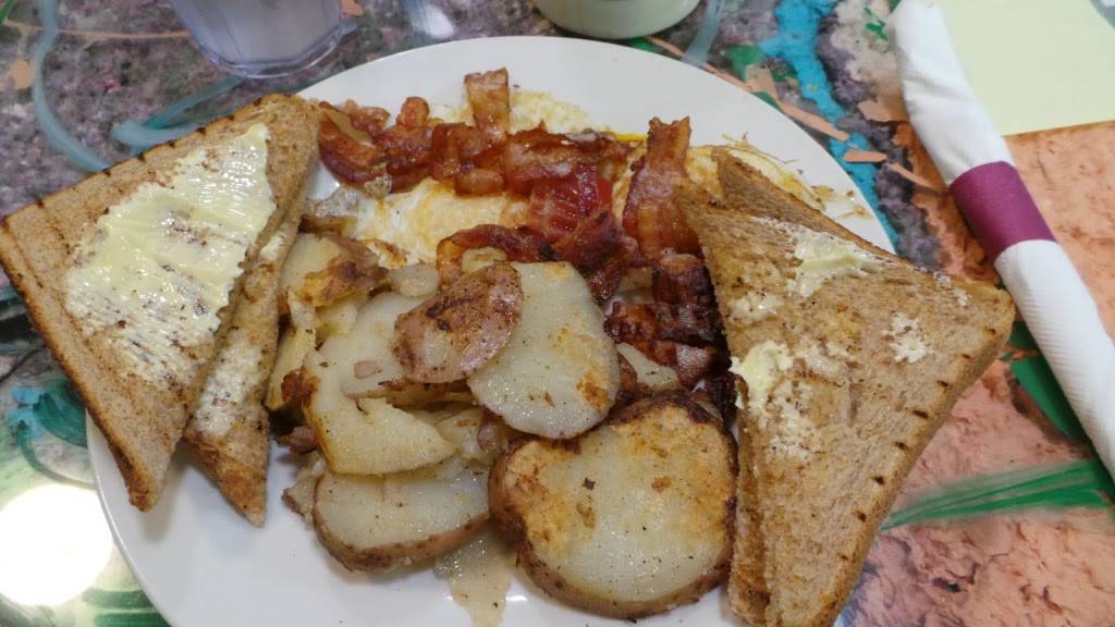 Louis Family Restaurant | restaurant | 286 Brook St, Providence, RI 02906, USA | 4018615225 OR +1 401-861-5225