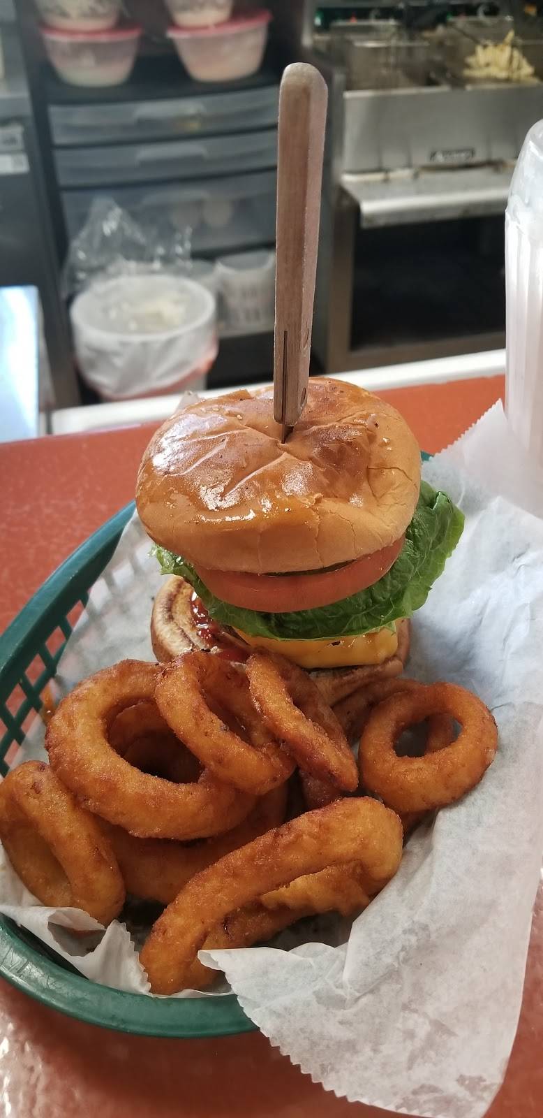 Irwins Fountain | restaurant | 4300 Indian River Rd, Chesapeake, VA 23325, USA | 7572000220 OR +1 757-200-0220