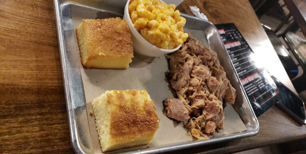 SmknQ | restaurant | 7111 Bonneval Rd, Jacksonville, FL 32256, USA | 9043743290 OR +1 904-374-3290