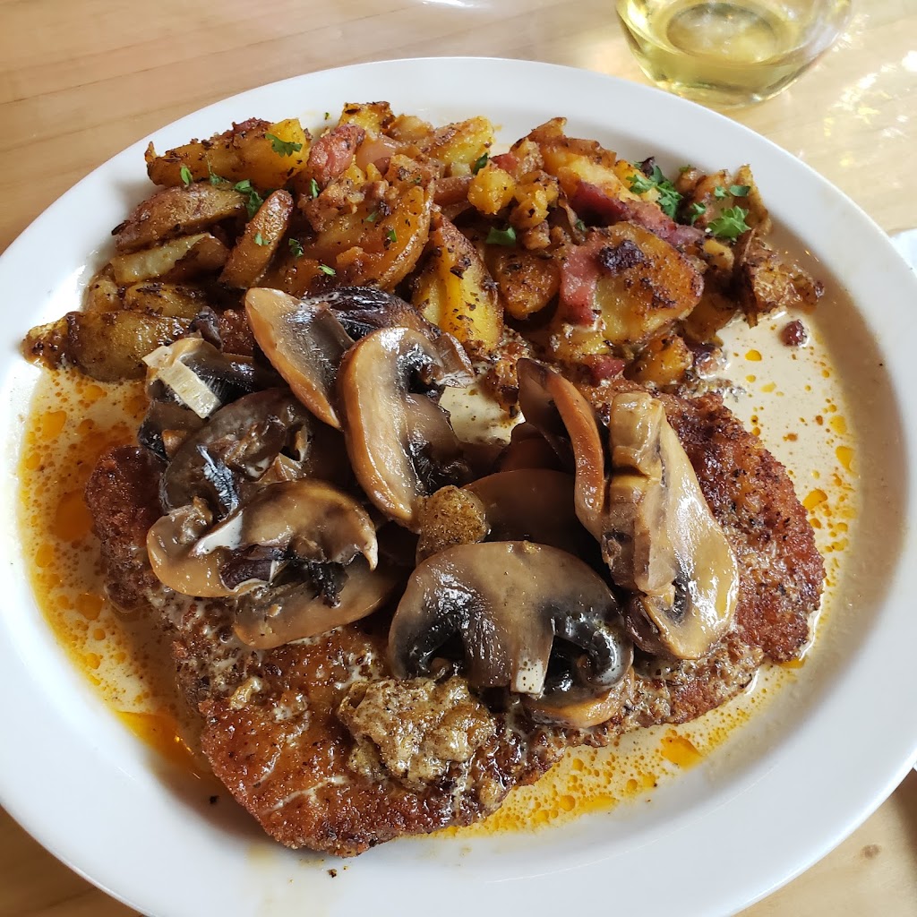 Cafe Bahnhof German Restaurant & Biergarten | restaurant | 1725 E Cecil St, Waynoka, OK 73860, USA | 5808240063 OR +1 580-824-0063