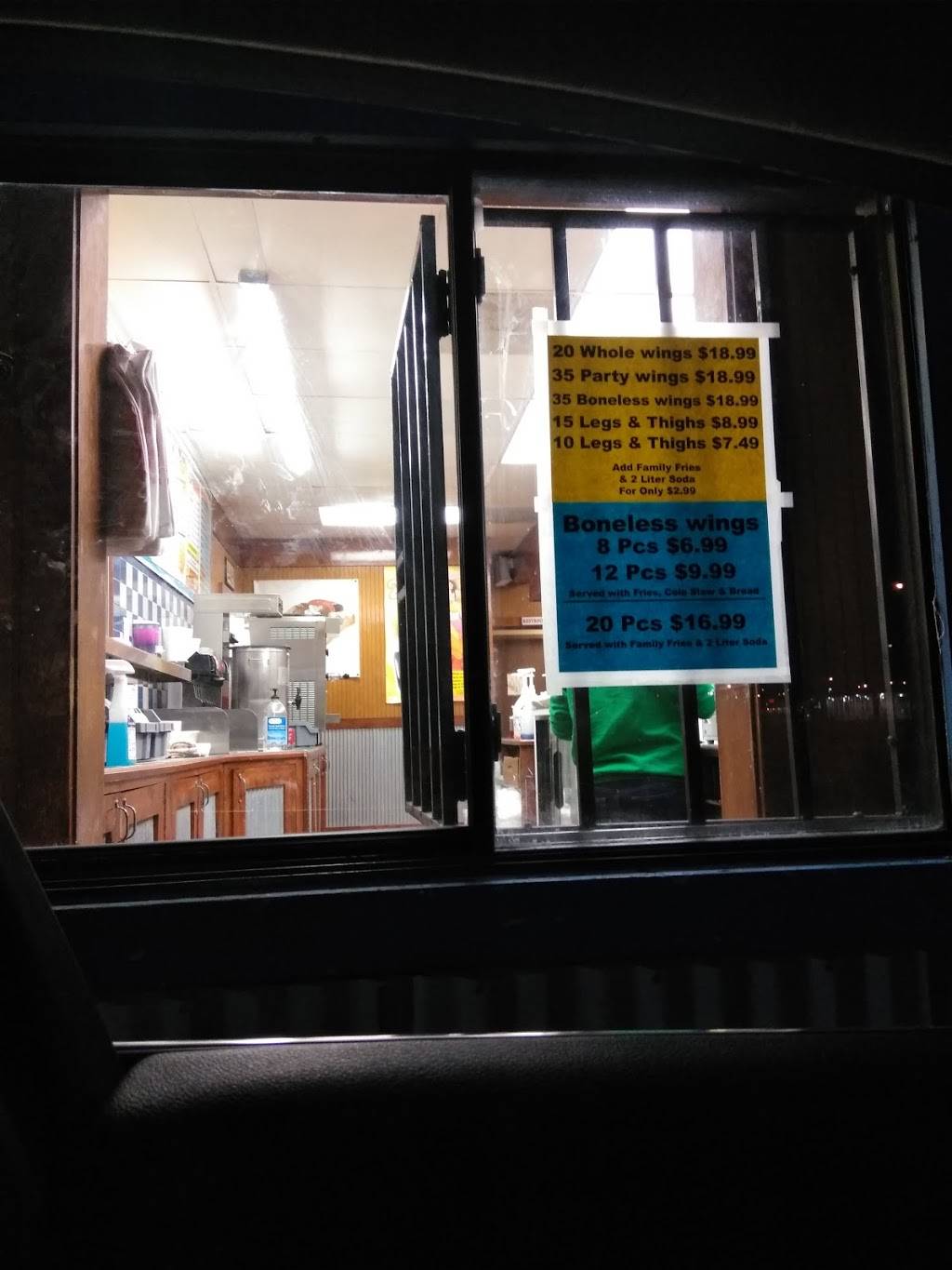 JJs Fish & Chicken | restaurant | 1964 S 3rd St, Memphis, TN 38109, USA | 9017468715 OR +1 901-746-8715