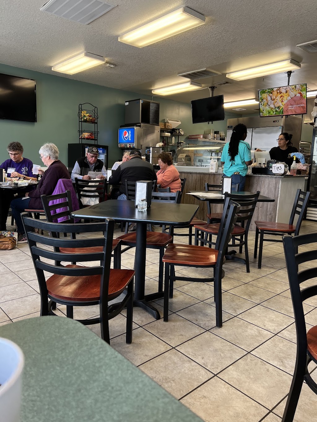 Eggos Cafe | restaurant | 116 N Davis St, Hamilton, MO 64644, USA | 8165831039 OR +1 816-583-1039