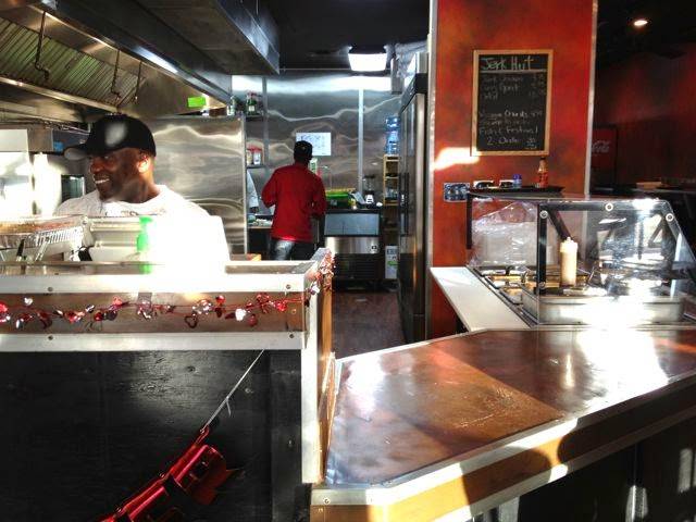 Carribbean Marketplace Grill | restaurant | 4115 N 19th Ave, Phoenix, AZ 85015, USA | 6022798444 OR +1 602-279-8444