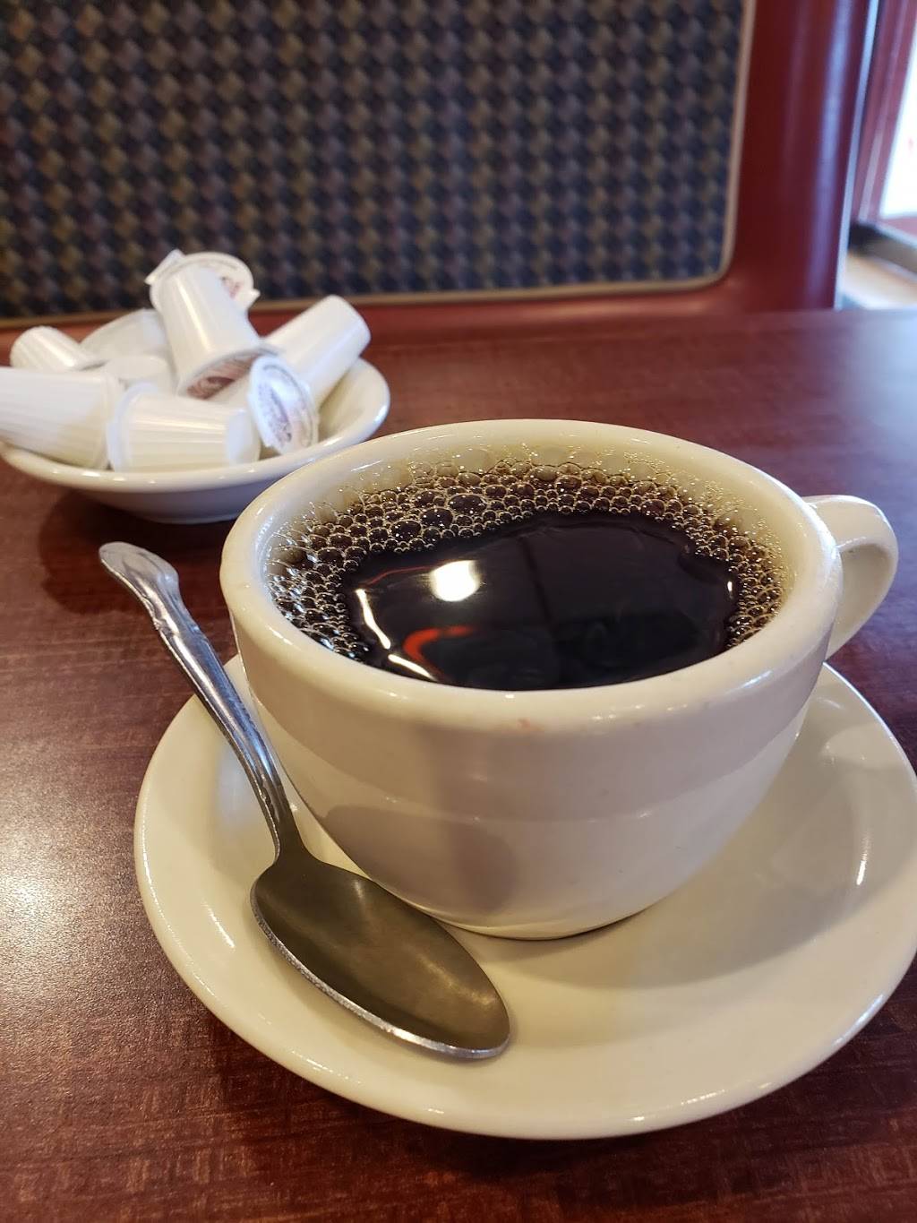 Prestige Diner | restaurant | 610 NJ-33, East Windsor, NJ 08520, USA | 6094431211 OR +1 609-443-1211