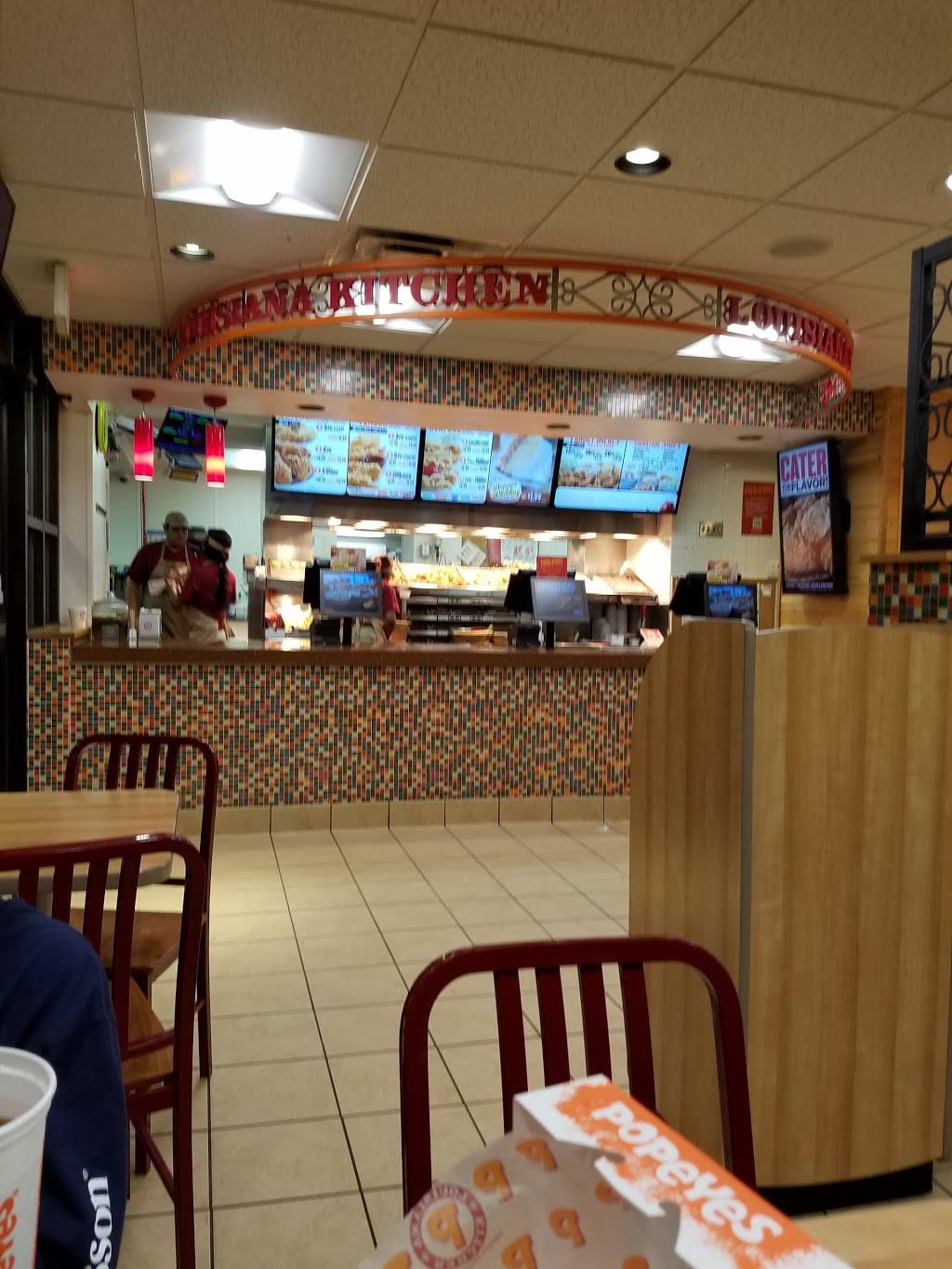 Popeyes Louisiana Kitchen | restaurant | Shop Center, Hybla Valley, 7832 Richmond Hwy, Alexandria, VA 22306, USA | 7037804251 OR +1 703-780-4251