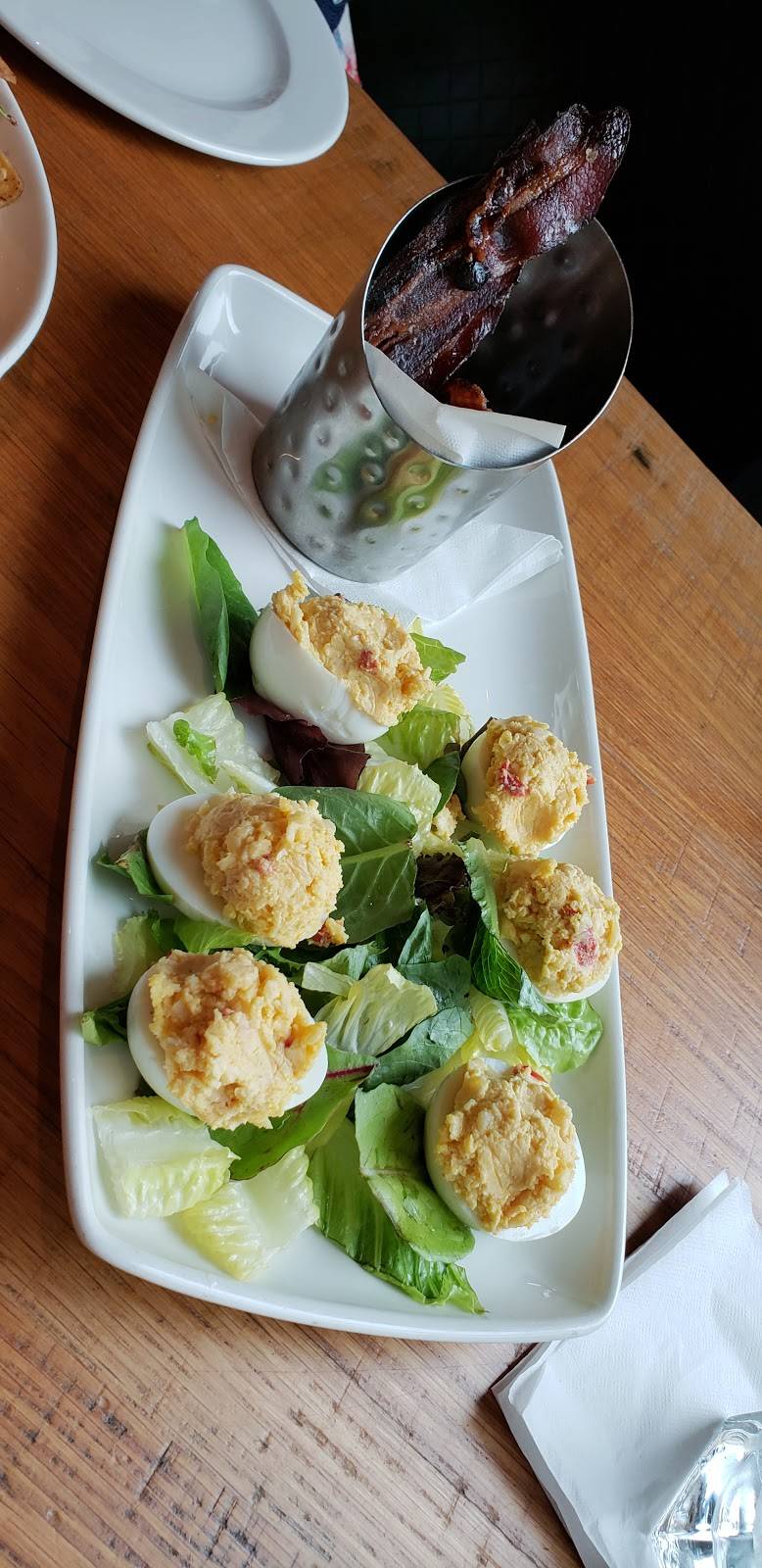 Village Tavern | restaurant | 4201 Congress St #190, Charlotte, NC 28209, USA | 7045529983 OR +1 704-552-9983