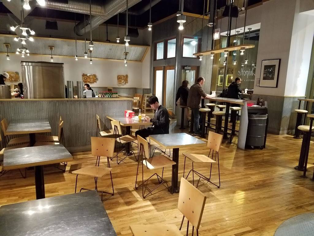 Chipotle Mexican Grill | restaurant | 10 E Jackson Blvd, Chicago, IL 60604, USA | 3125660308 OR +1 312-566-0308