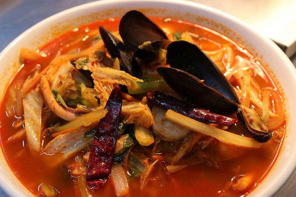 Momoyaki | restaurant | 1624 SW 13th St, Gainesville, FL 32608, USA | 3523843733 OR +1 352-384-3733