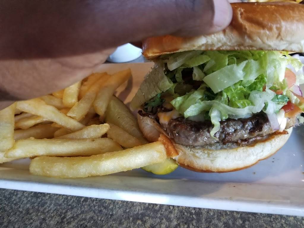 Broadway Bar & Grill | restaurant | 1896 Prince of Wales Dr, Nepean, ON K2C 3J7, Canada | 6132247004 OR +1 613-224-7004