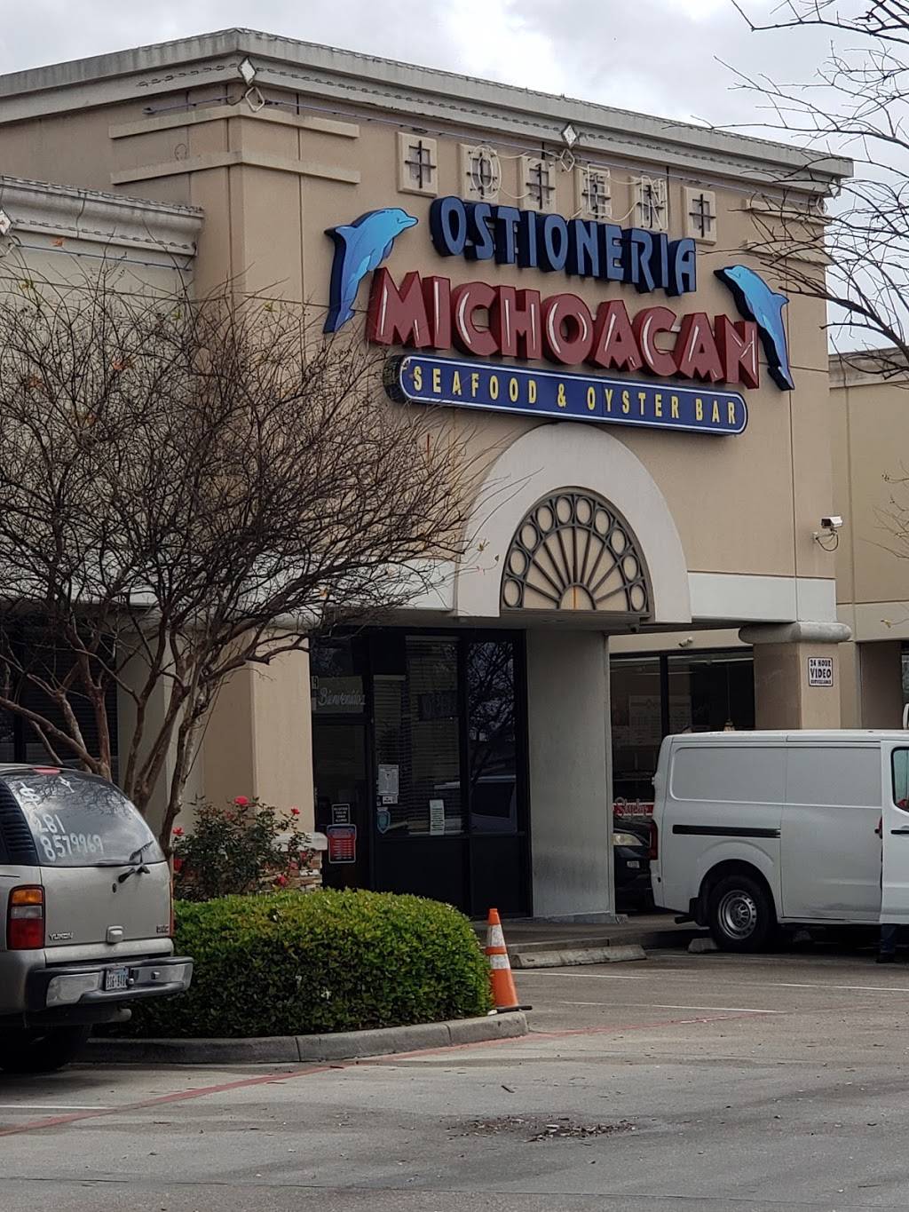 Ostioneria Michoacan | restaurant | 5819 Gulf Fwy, Houston, TX 77023, USA | 7139211800 OR +1 713-921-1800