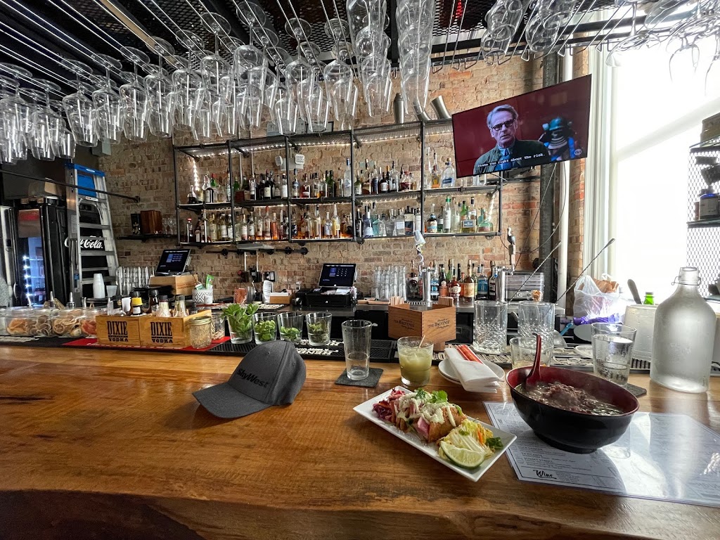 86 Forks Bar + Table | restaurant | 11b Palafox Pl, Pensacola, FL 32502, USA | 8506077336 OR +1 850-607-7336